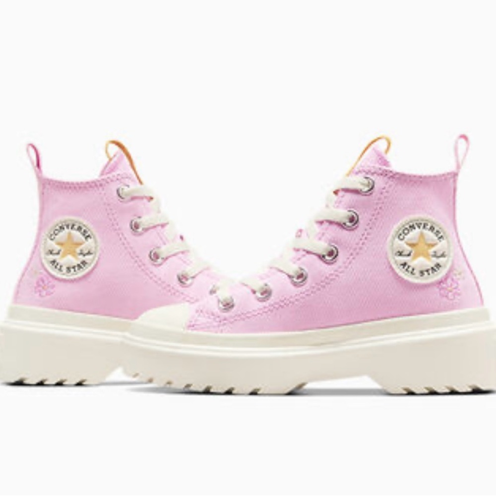 New converse size 6 kid fits women’s 8.5